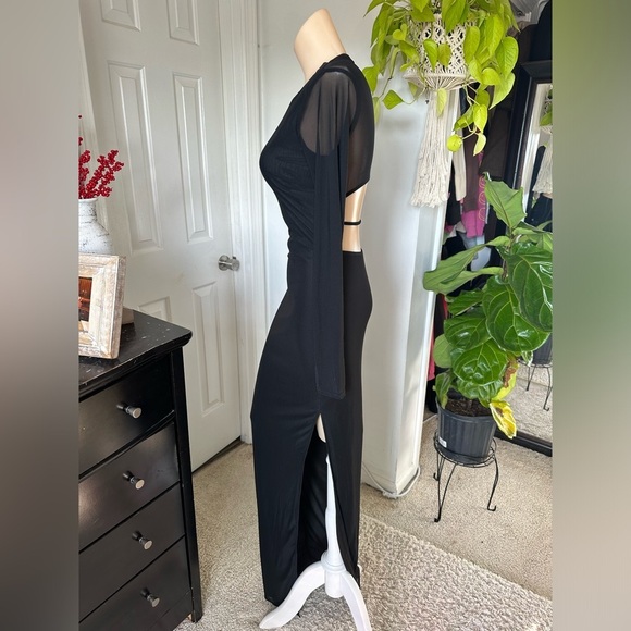 LULU’S PRISTINE POISE MESH CUTOUT LONG SLEEVE MAXI DRESS - Picture 10 of 15